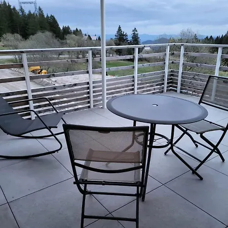 Beau Duplex F2 Neuf Sur Le Blanc *